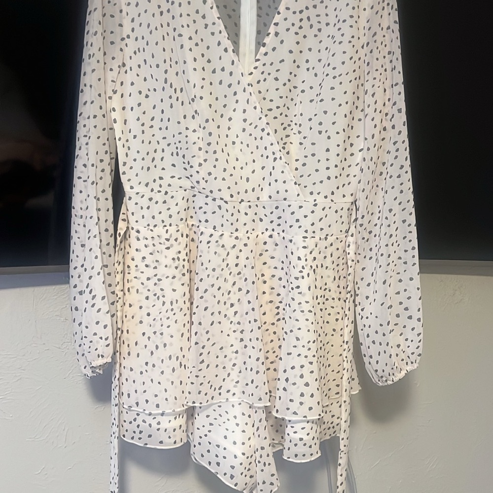 Source Unknown Cream and Black Speckled Romper